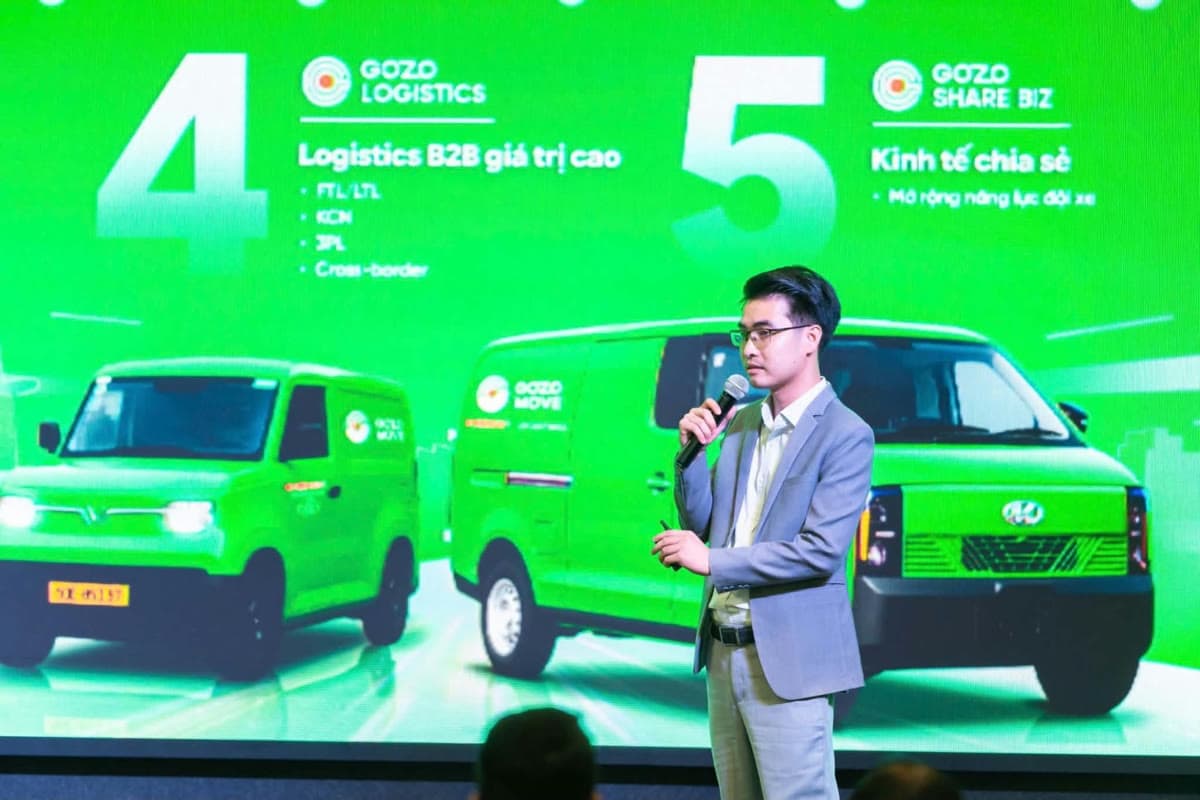Diễn giả giới thiệu xe điện GOZO Move tại sự kiện