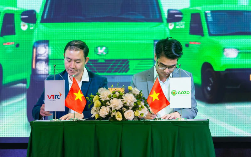 Ảnh 1 - GOZO và VTTC Logistics thực hiện nghi thức ký kết hợp tác chiến lược trước sự chứng kiến của các đối tác liên minh.
