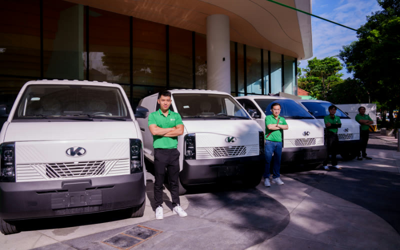 Đội xe GOZO với dòng xe Kim Long GK48EV.
