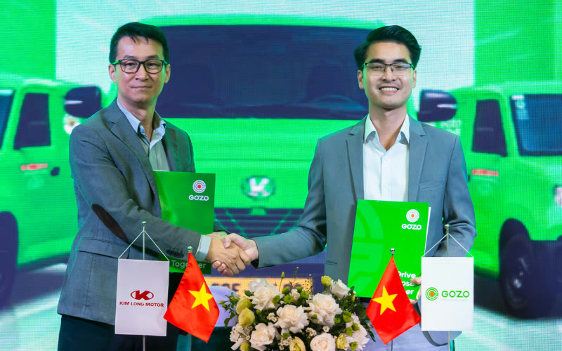 Nhà sáng lập kiêm Tổng giám đốc GOZO (phải) và ông Nguyễn Ngọc Huy - Giám đốc Truyền thông Kim Long Miền Nam (trái).